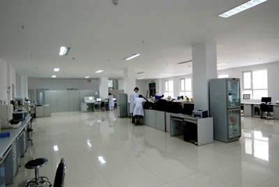 宽敞明亮的检验科