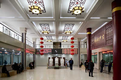 古色古香的门诊大厅